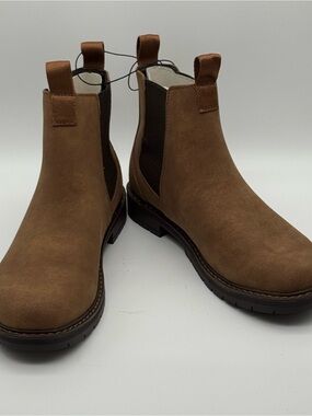 Men's Chukka Boots in Brown Suede - Classic Pull-On Style